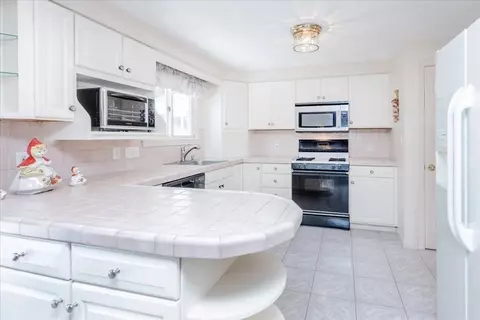 86 North St, Danvers, MA 01923 photo 6