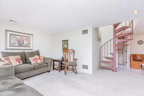 86 North St, Danvers, MA 01923 photo 3