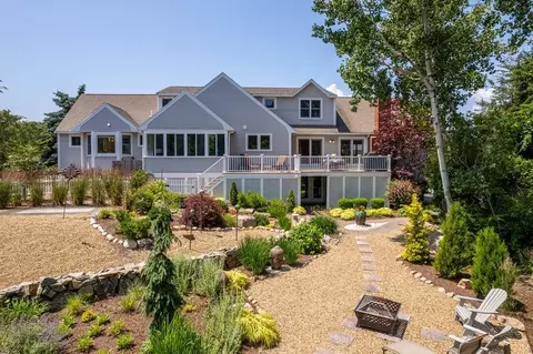 23 Castle View Dr, Gloucester, MA 01930 photo 4
