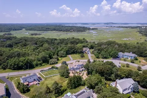23 Castle View Dr, Gloucester, MA 01930
