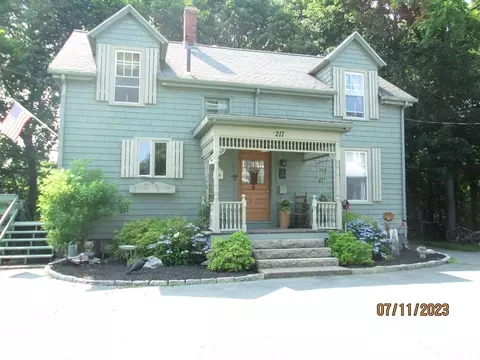 217 Lynn St, Peabody, MA 01960