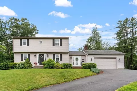 18 Jonathan Ln, Chelmsford, MA 01824