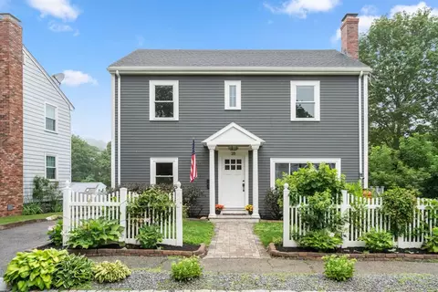 28 Brattle Ter, Arlington, MA 02474