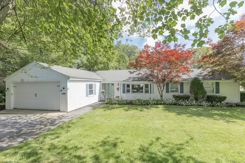 29 Grover St, Beverly, MA 01915