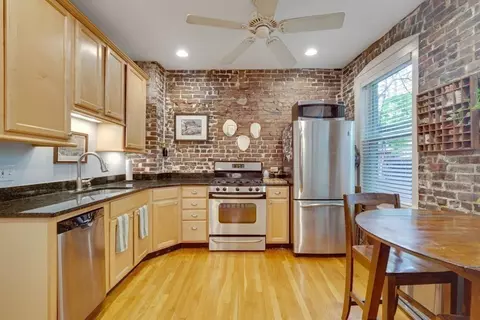 34-36 Grove St #2, Boston, MA 02114