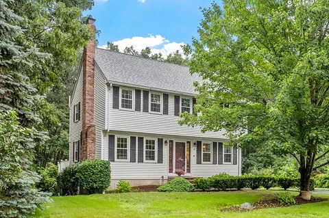 10 Waterford Pl, Chelmsford, MA 01863