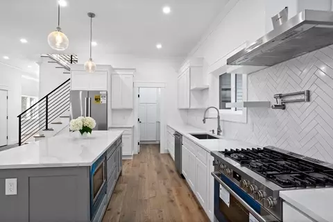 381 Brook St, Carlisle, MA 01741