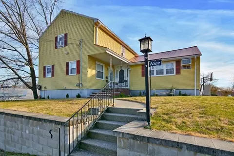 9 Carleton St, Lawrence, MA 01843