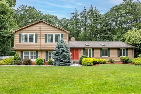 241 Lincoln St, Hudson, MA 01749