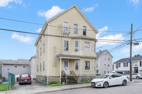 915 Walnut St, Fall River, MA 02720