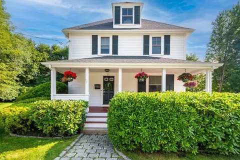 21 Gay St, Westwood, MA 02090