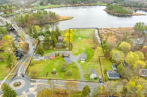 570 Merrimac St, Newburyport, MA 01950