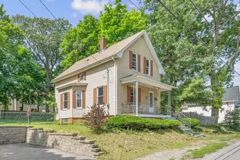 29 Walnut St, Attleboro, MA 02703