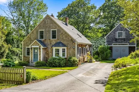 51 Tiffany Rd, Norwell, MA 02061