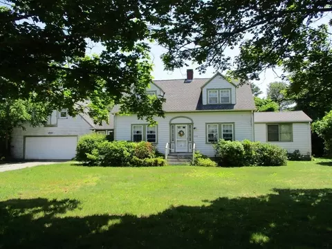 834 Hathaway Rd, New Bedford, MA 02740