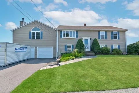 94 Carrier Ave, Attleboro, MA 02703