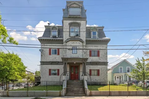 74 Newhall St #4, Lynn, MA 01902