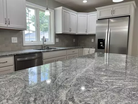 52 Drexel St, Springfield, MA 01104 photo 4