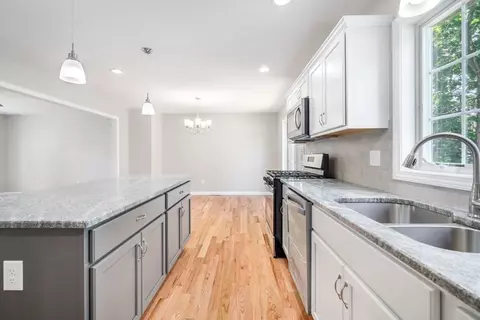 52 Drexel St, Springfield, MA 01104 photo 6