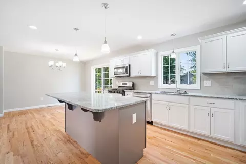 52 Drexel St, Springfield, MA 01104 photo 5