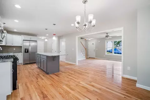 52 Drexel St, Springfield, MA 01104 photo 9