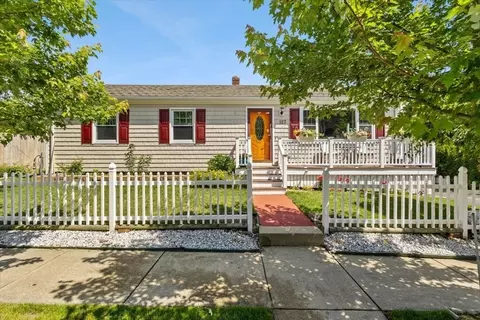 127 Grape St, New Bedford, MA 02740