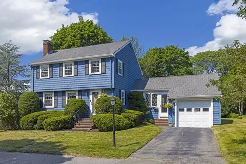 10 Surrey Rd, Salem, MA 01970