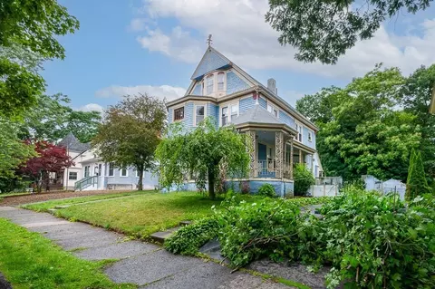 10 Melville St, Worcester, MA 01605