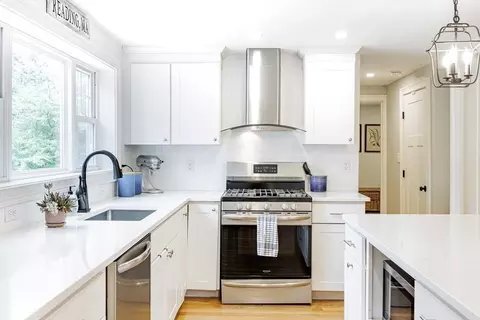 43 Glenmere Cir, Reading, MA 01867 photo 5