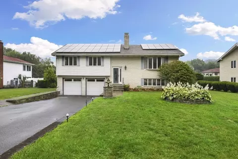 7 Indian Rock Dr, Saugus, MA 01906