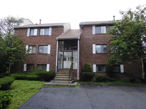 100 E Mdw #6, Lowell, MA 01854