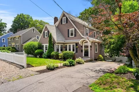 16 Parkview Rd, Reading, MA 01867 photo 2