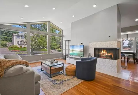65 Midland Dr, Waltham, MA 02451