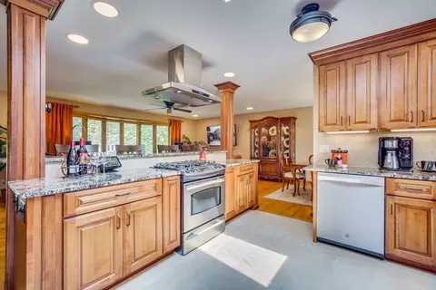 14 Primrose Path, Hatfield, MA 01038 photo 9