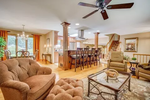 14 Primrose Path, Hatfield, MA 01038 photo 2