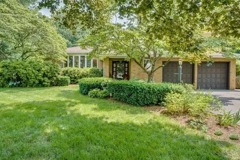 14 Primrose Path, Hatfield, MA 01038
