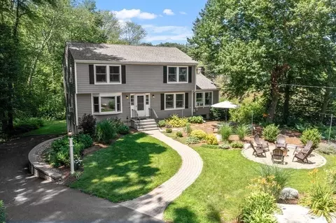 36 Mohegan Rd, Acton, MA 01720