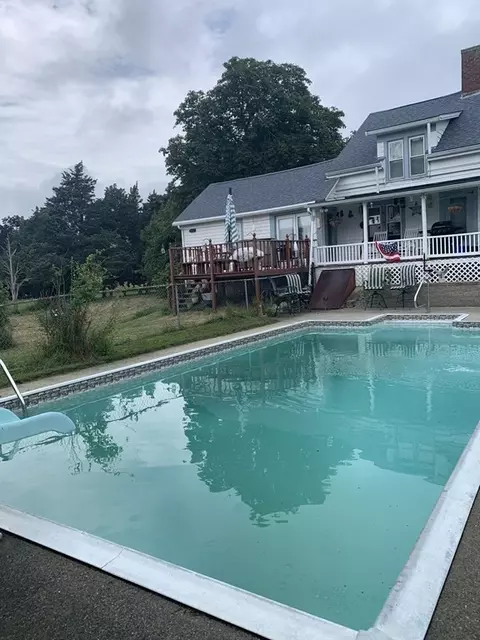 100 Weeden Rd, Fairhaven, MA 02719
