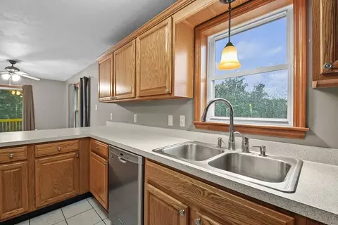 6 Benoit St, Worcester, MA 01604 photo 15