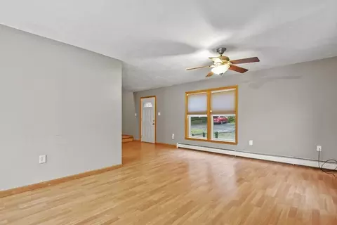6 Benoit St, Worcester, MA 01604 photo 3