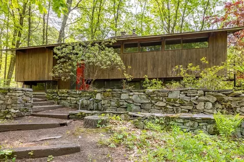 10 Hiddenwood Path, Lincoln, MA 01773