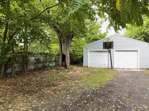 40 Marshall St, Springfield, MA 01109 photo 4