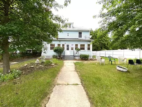 40 Marshall St, Springfield, MA 01109 photo 2