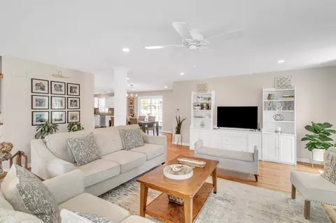 313 Gilbert Ave, Springfield, MA 01109 photo 7