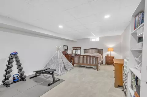 313 Gilbert Ave, Springfield, MA 01109 photo 37