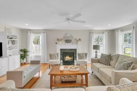 313 Gilbert Ave, Springfield, MA 01109 photo 5
