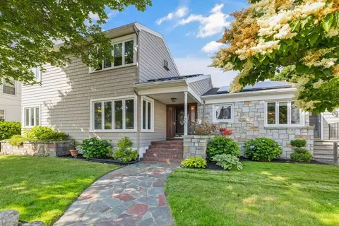 20 Chamberlain Ave, Revere, MA 02151