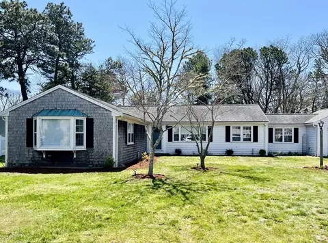 11 Brooksweld Ln, Dennis, MA 02670