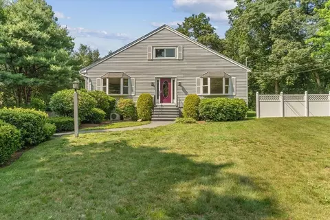 882 South St, Tewksbury, MA 01876