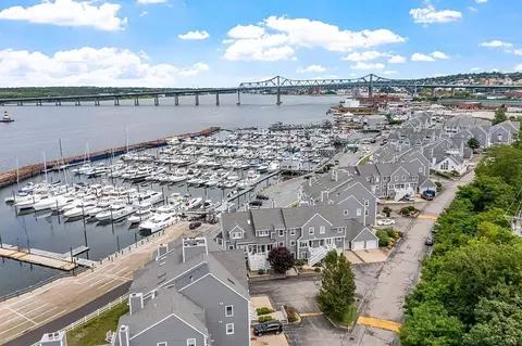 700 Shore Dr #809, Fall River, MA 02721